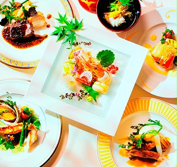 四季折々の食材を生かし匠の技で御客様のおもてなしの
心を料理に変えて御提供させて頂きます。
個人盛り・卓盛り・ブッフェなど様々なスタイルでご提案をさせて頂きます。